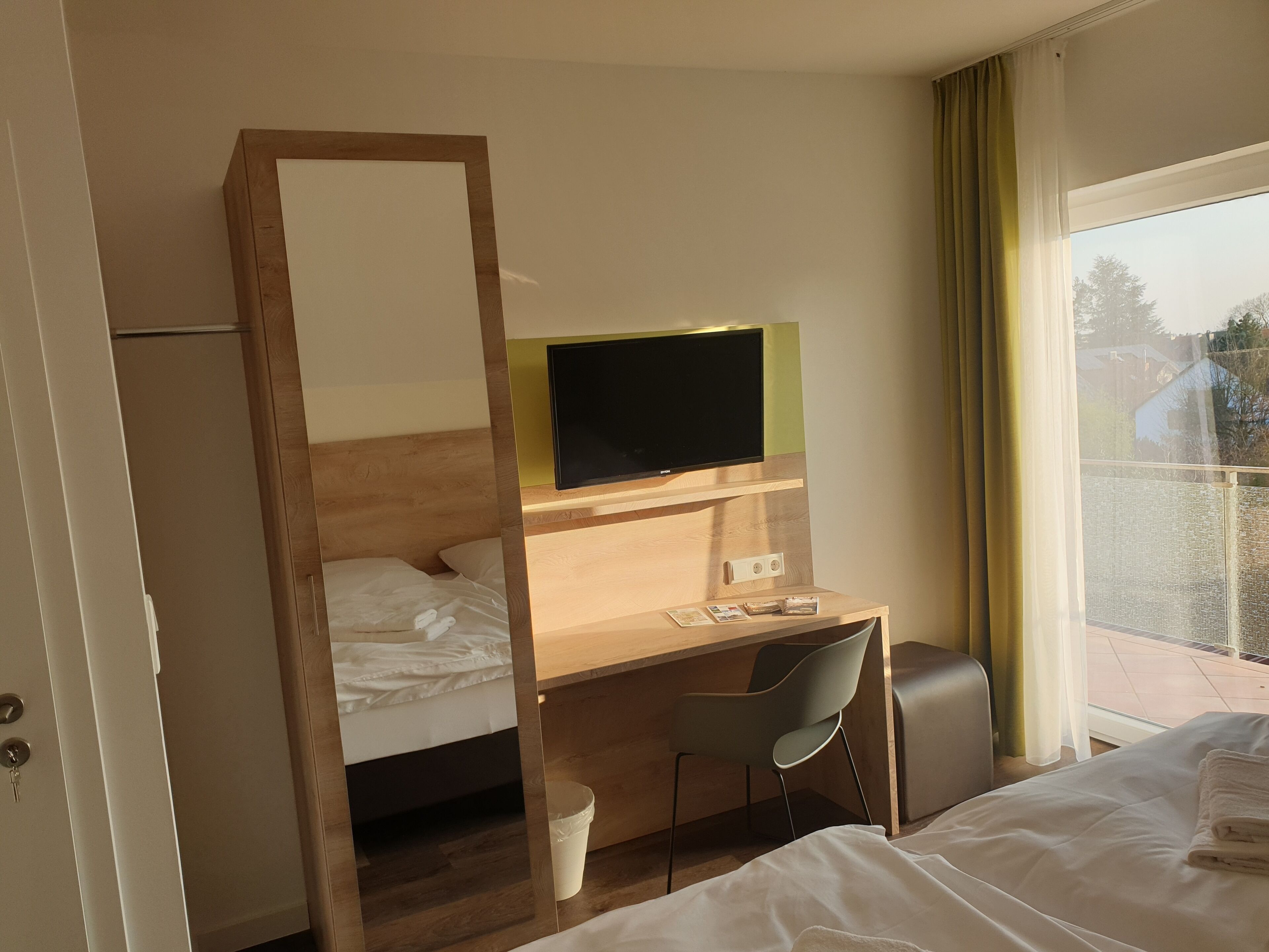 Roca Restaurant And Hotel