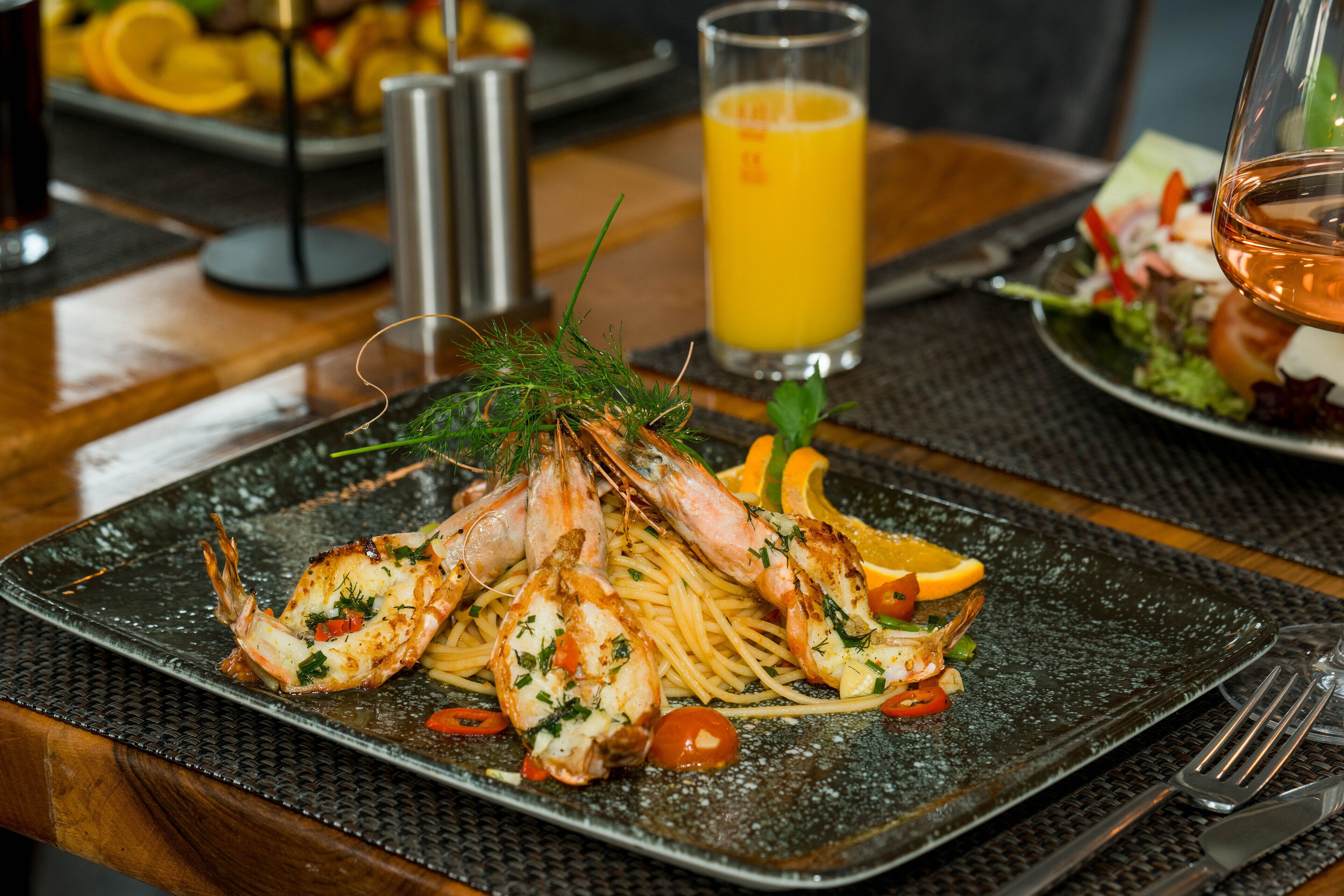 Roca Restaurant And Hotel