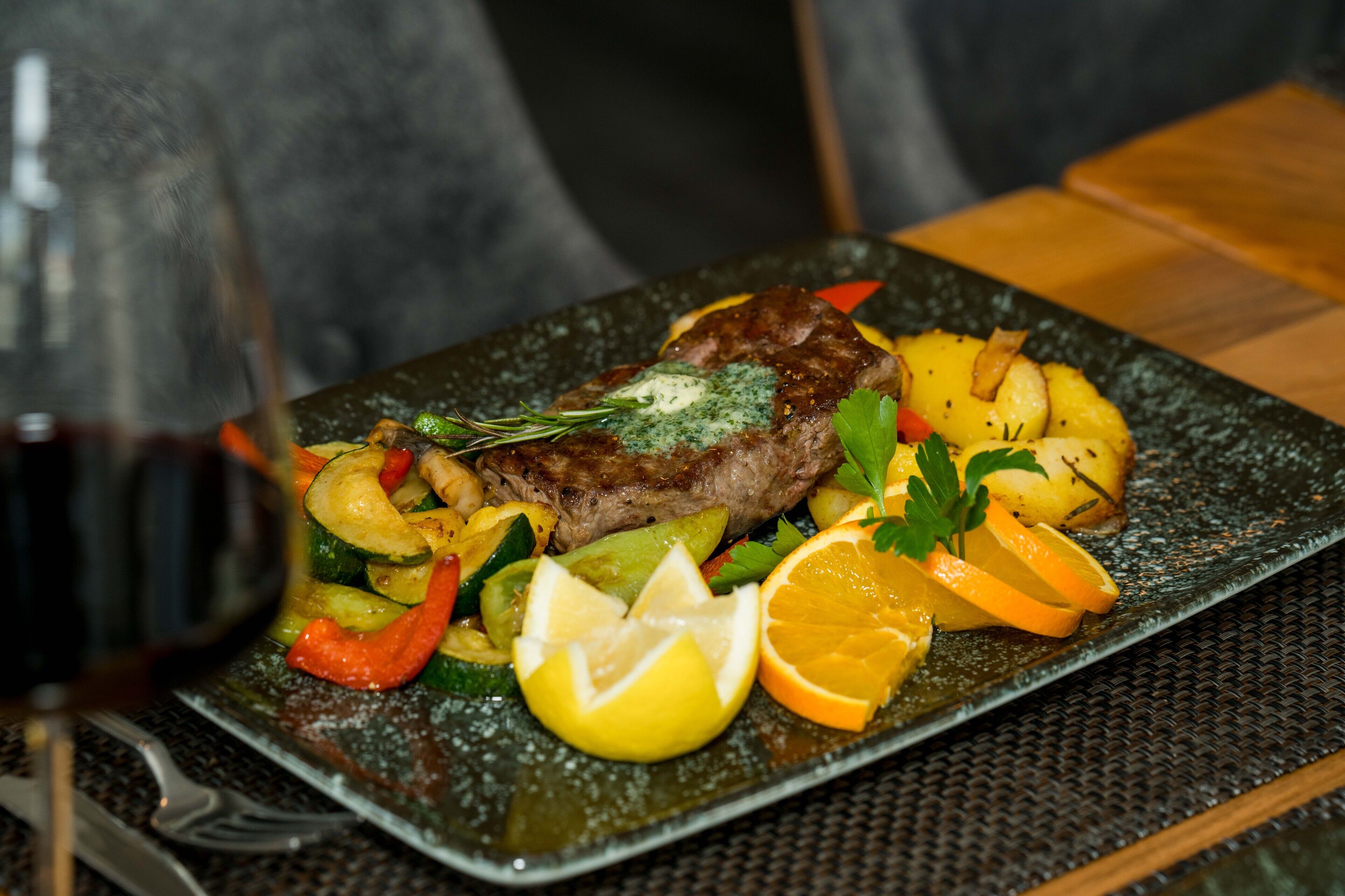 Roca Restaurant And Hotel