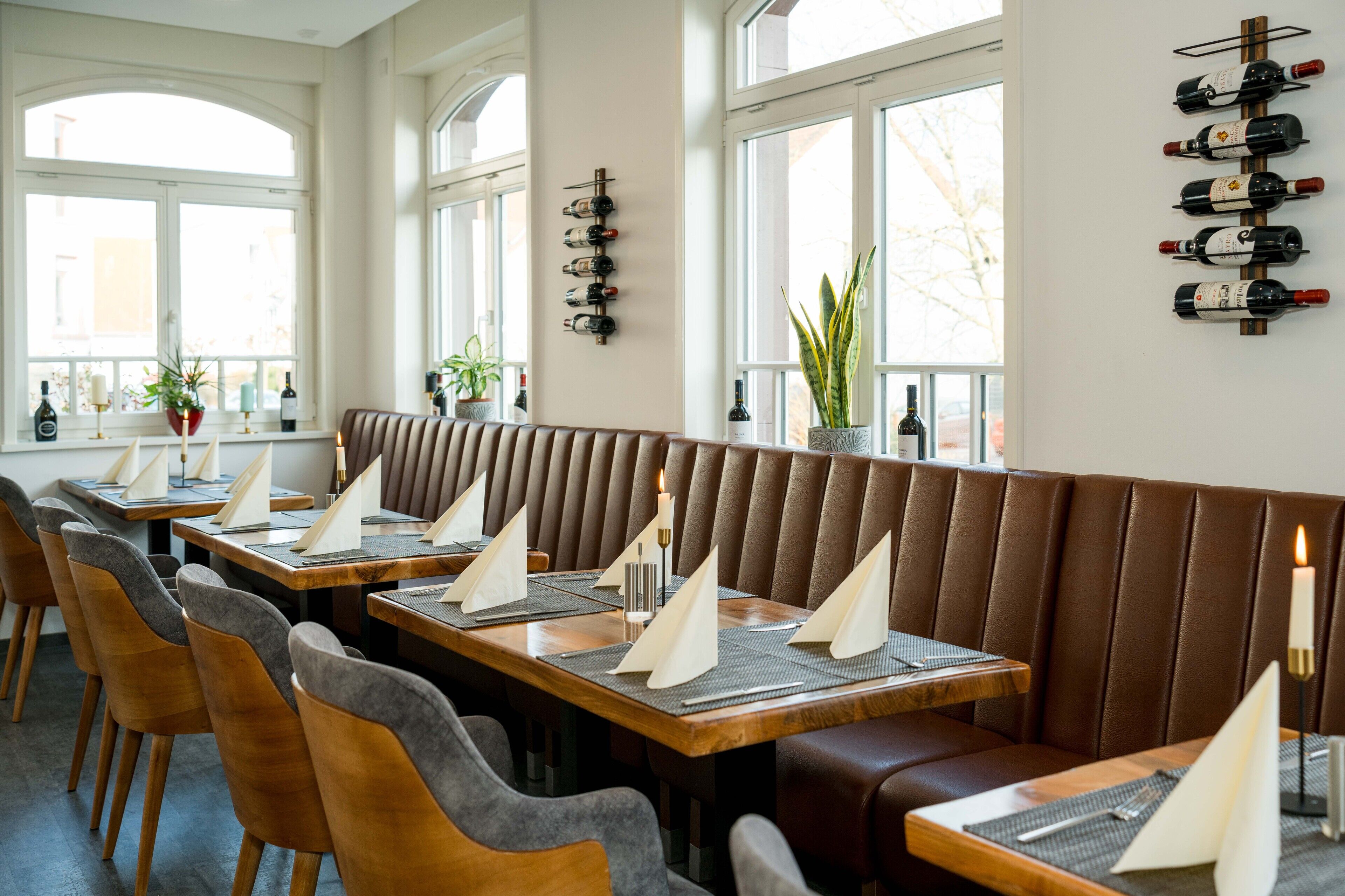 Roca Restaurant And Hotel