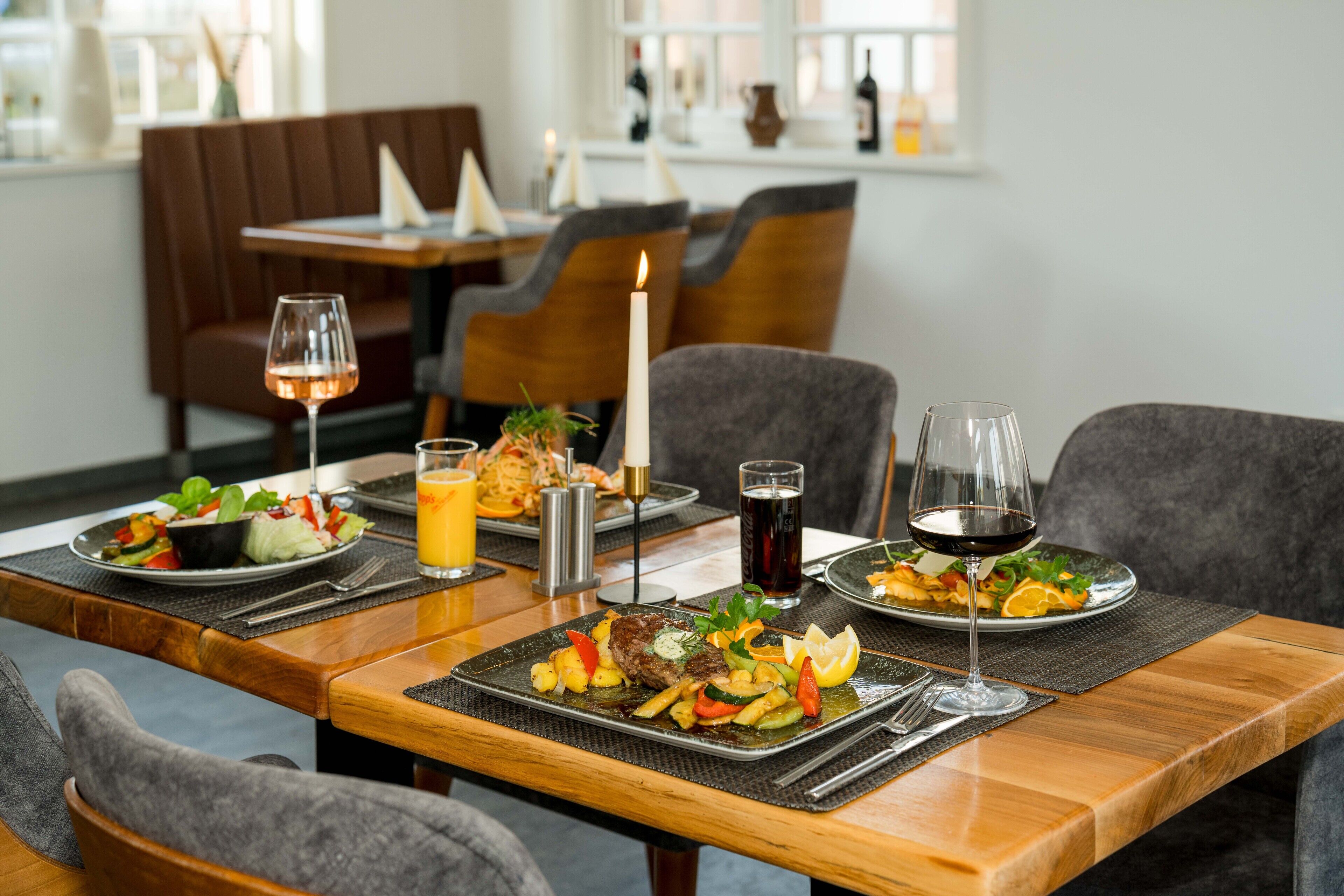 Roca Restaurant And Hotel