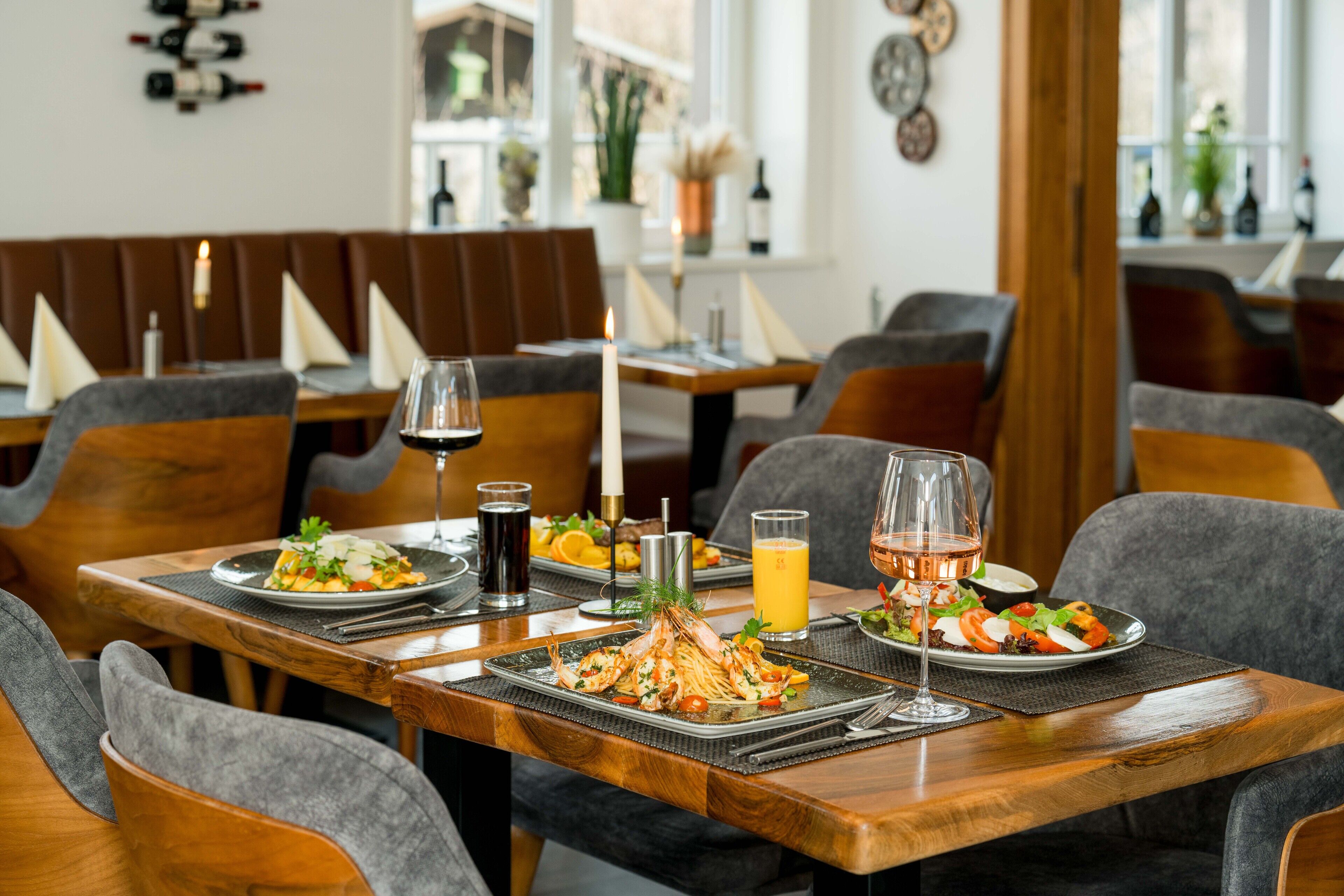 Roca Restaurant And Hotel
