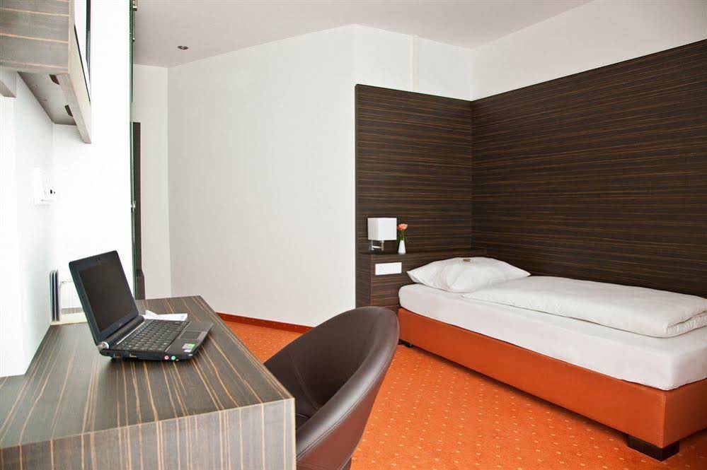 Hotel Zeppelin
