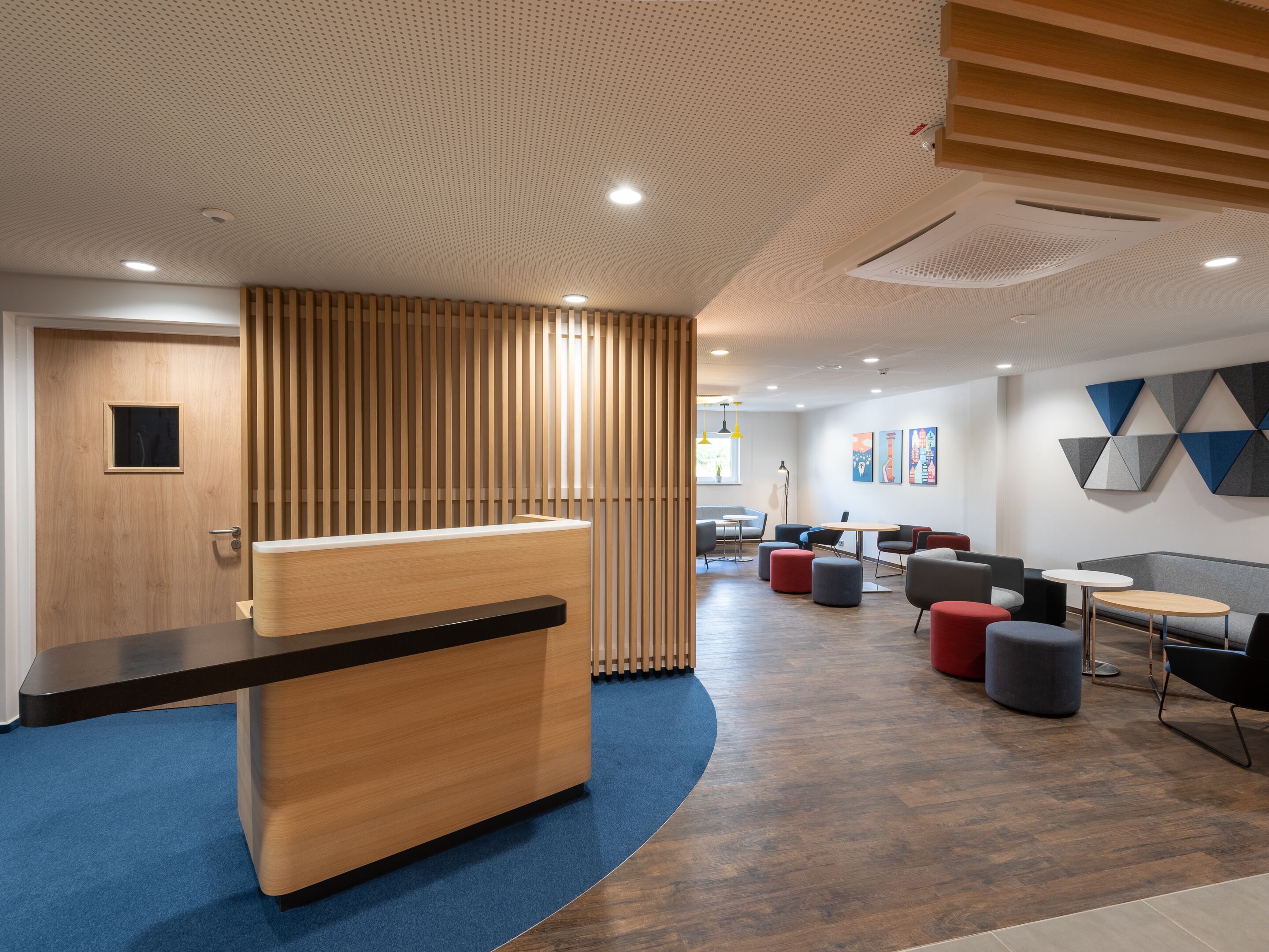 Holiday Inn Express Hamburg South A7 AS42, an IHG Hotel