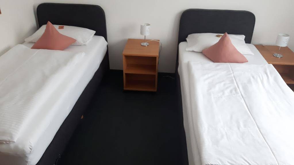 Hotel-Cafe-Galerie