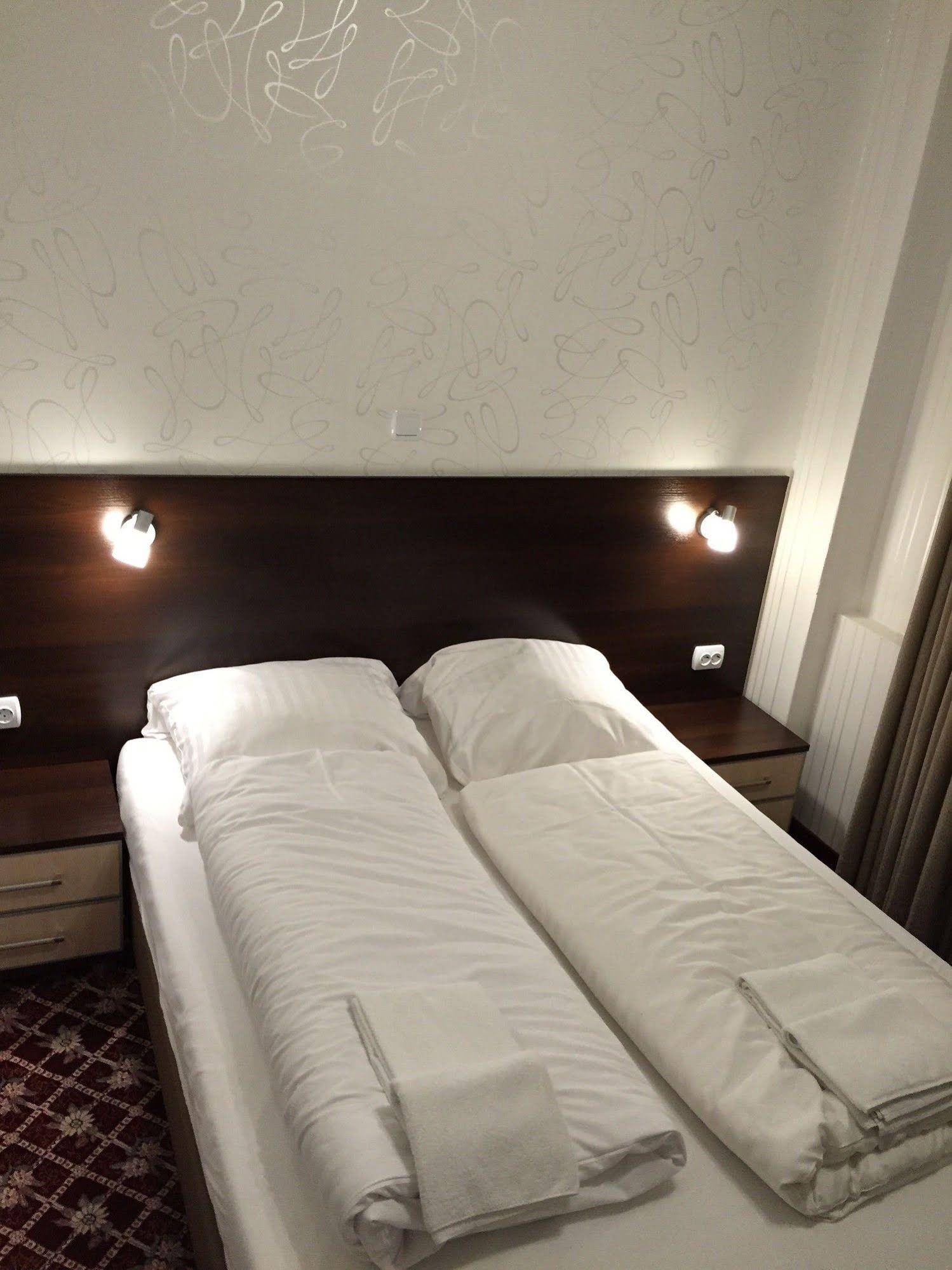 Skyline Hotel