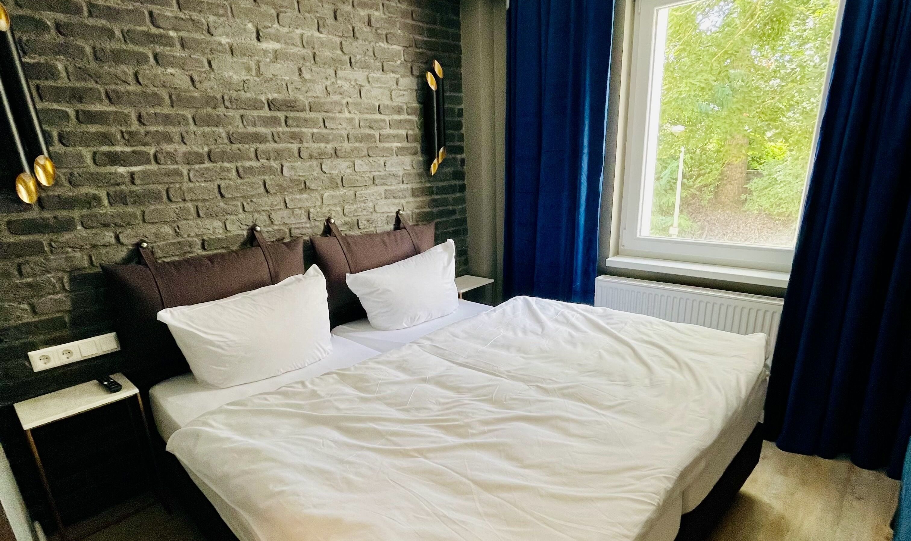 IQ Hotel