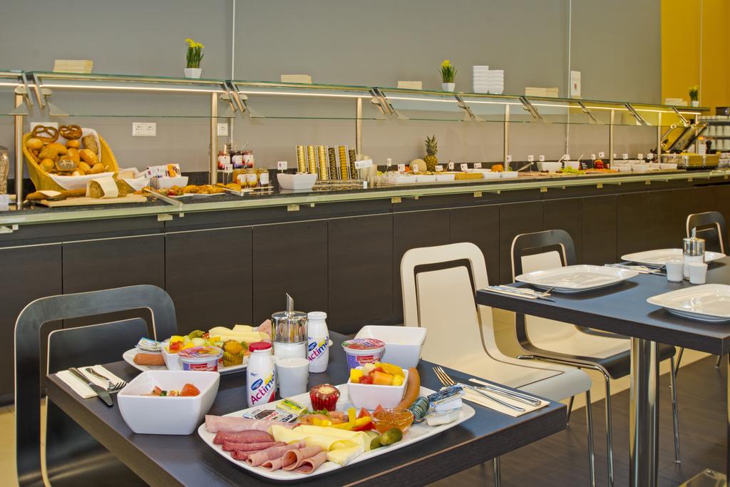 Premier Inn Hannover City University Hotel