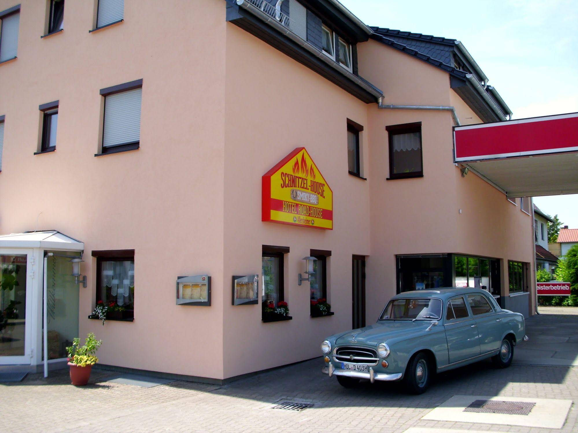 Hotel Road-House