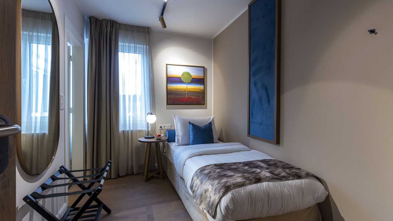 Delphi Hotel & Restaurant