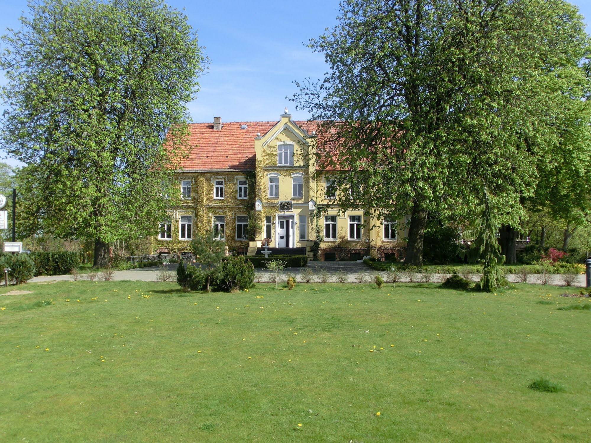 Domäne Neu Gaarz Ferienwohnungen