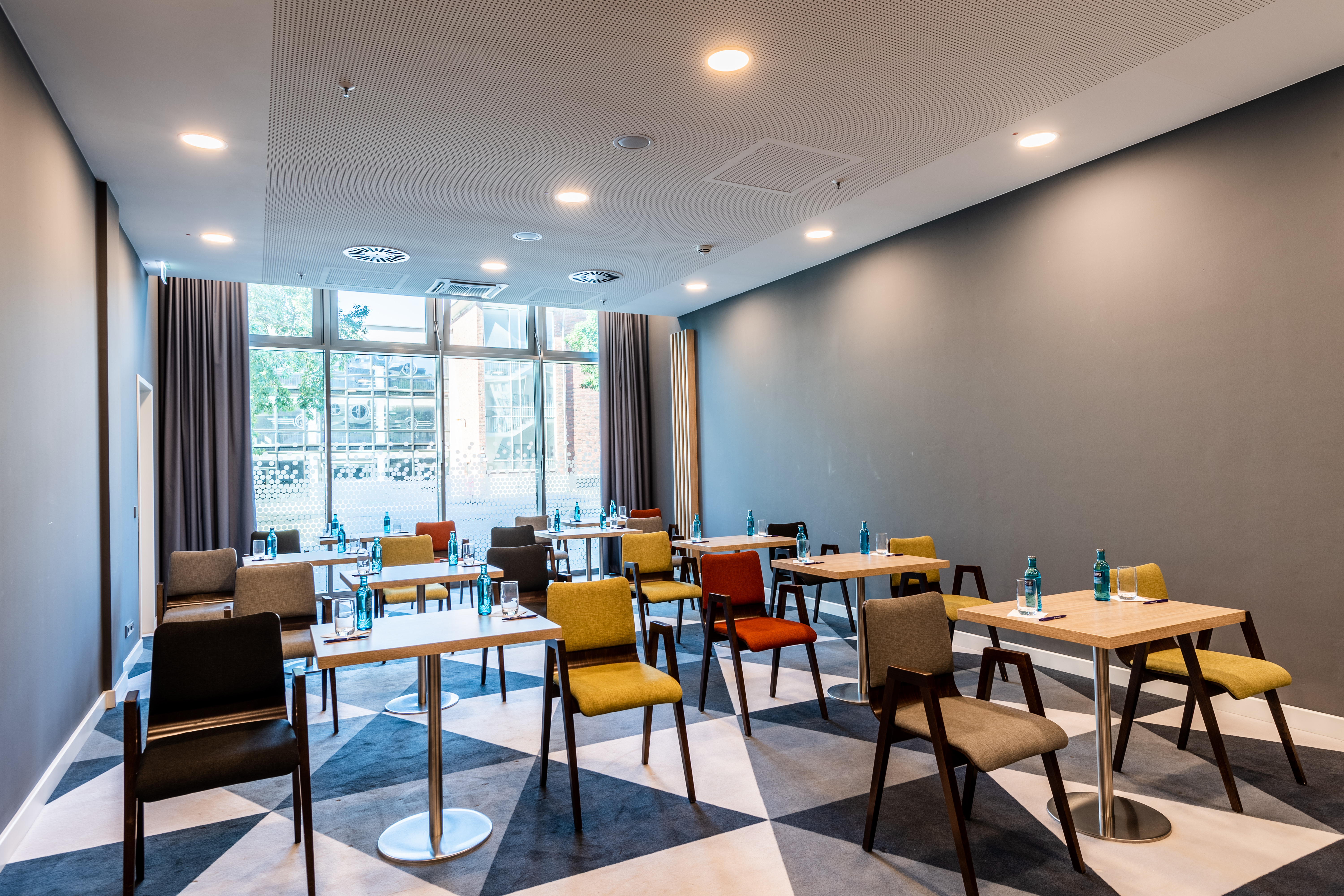 Premier Inn Köln City Süd Hotel