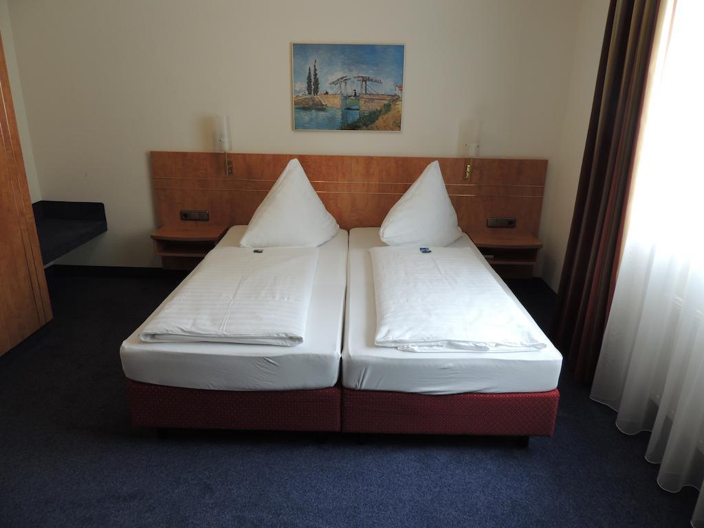 Airport BusinessHotel Köln
