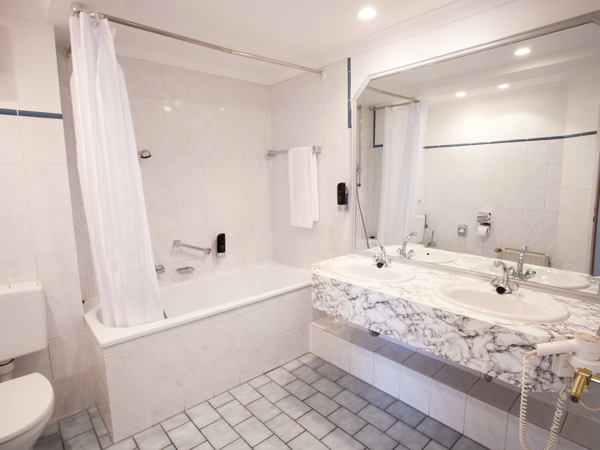 INA Hotel Royal