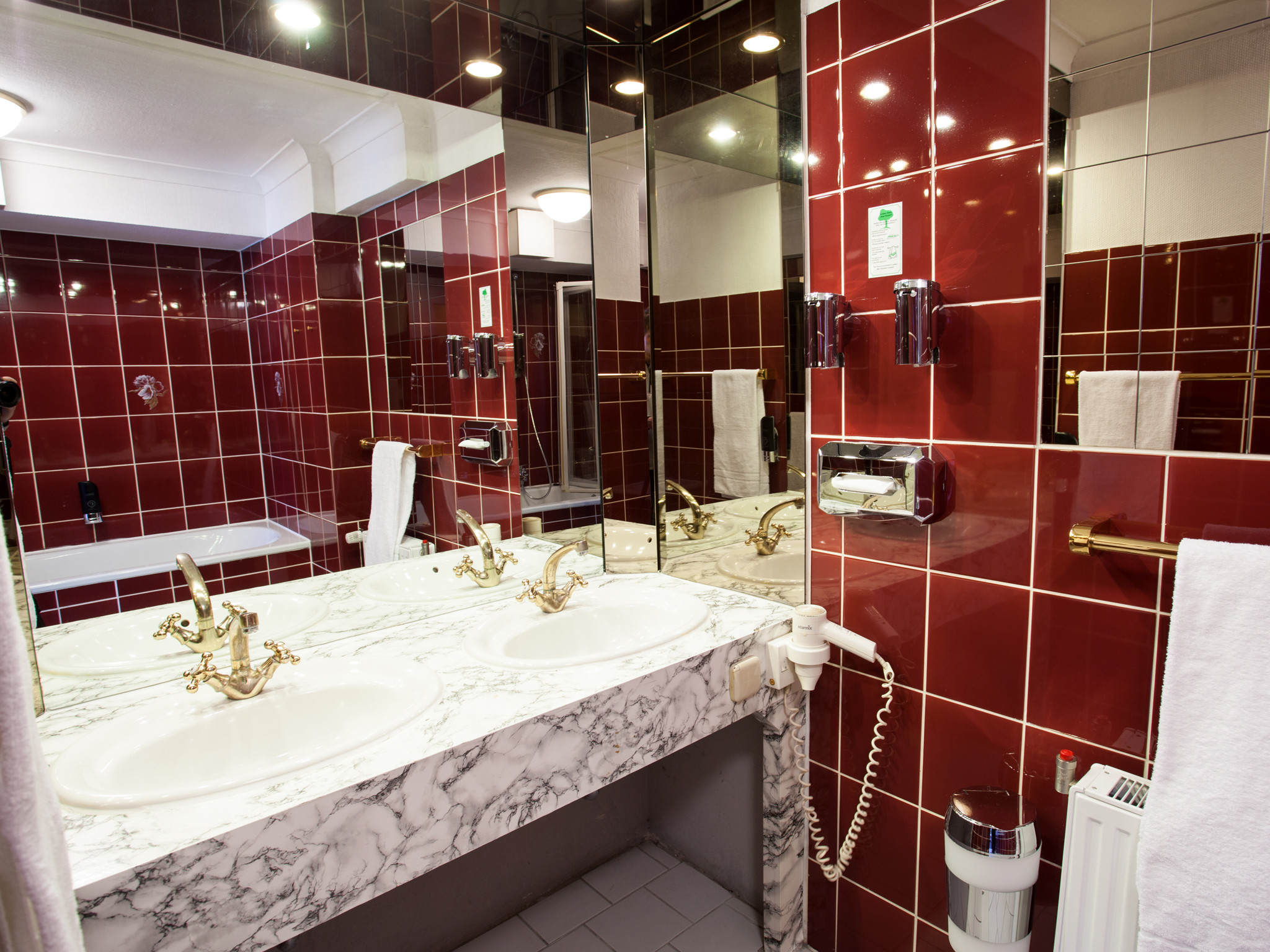 INA Hotel Royal