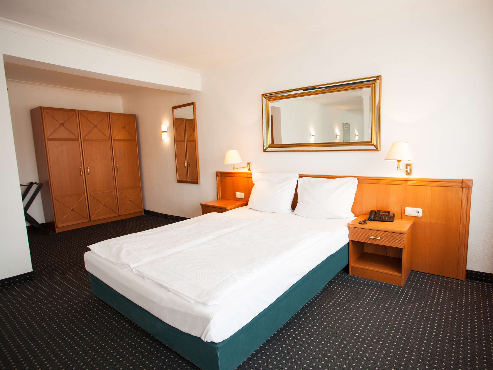 INA Hotel Royal