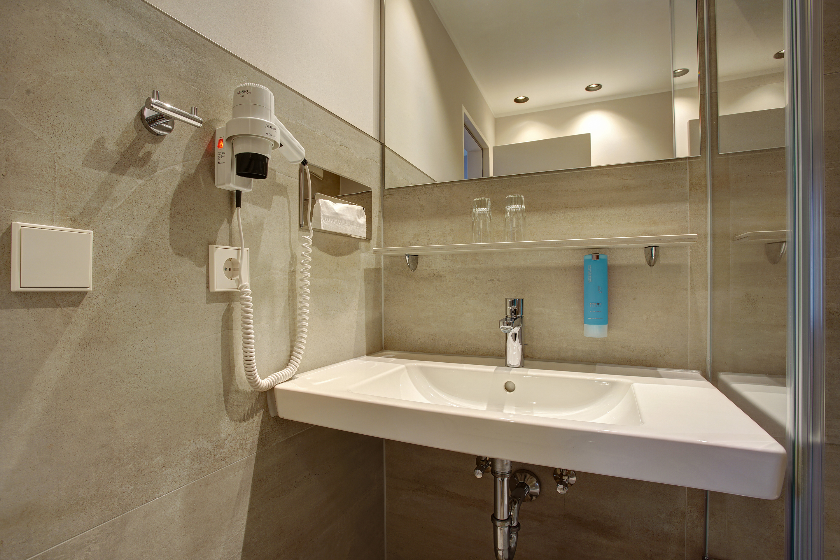 Premier Inn Köln City Centre