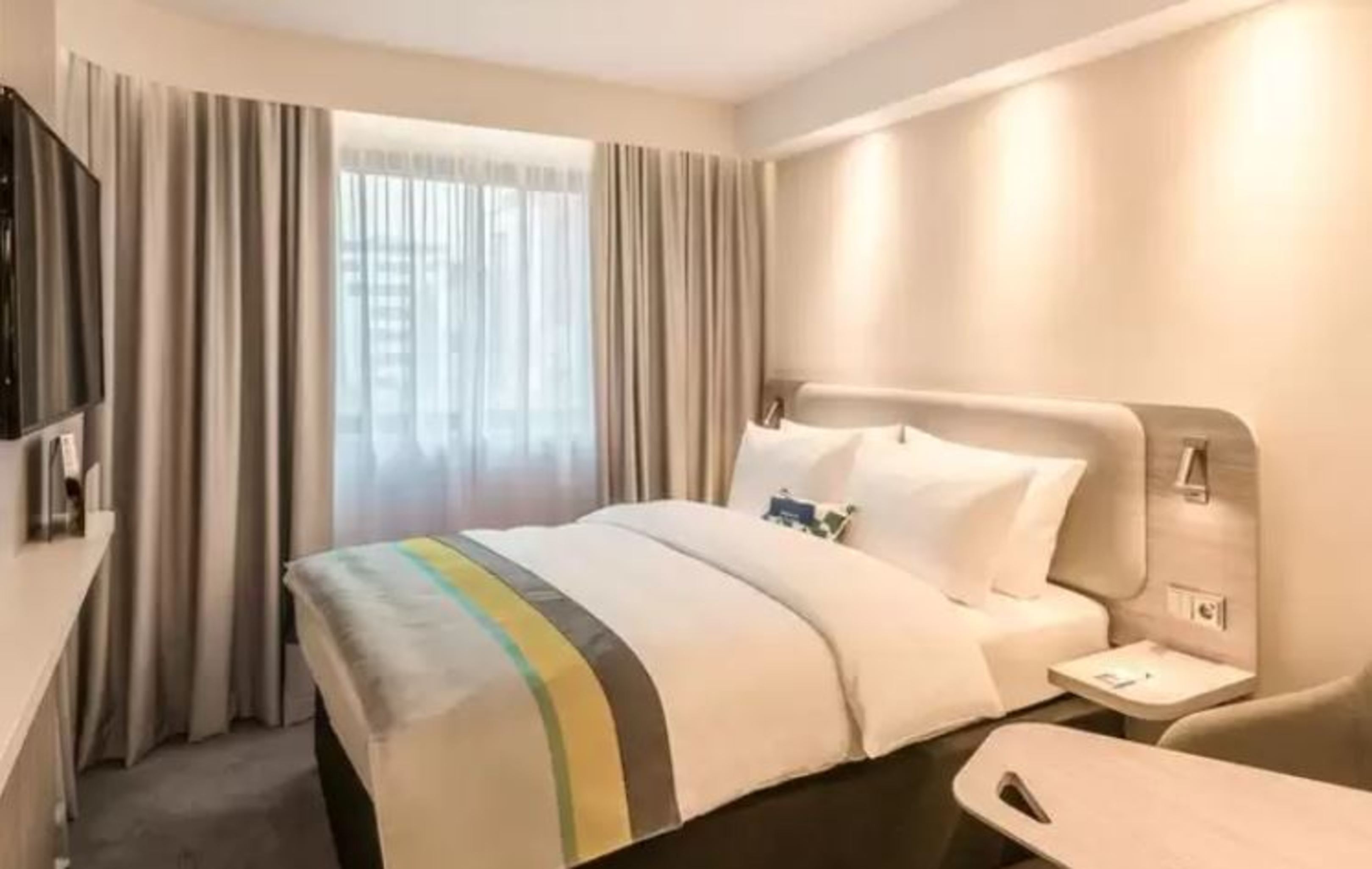Premier Inn Köln City Süd Hotel