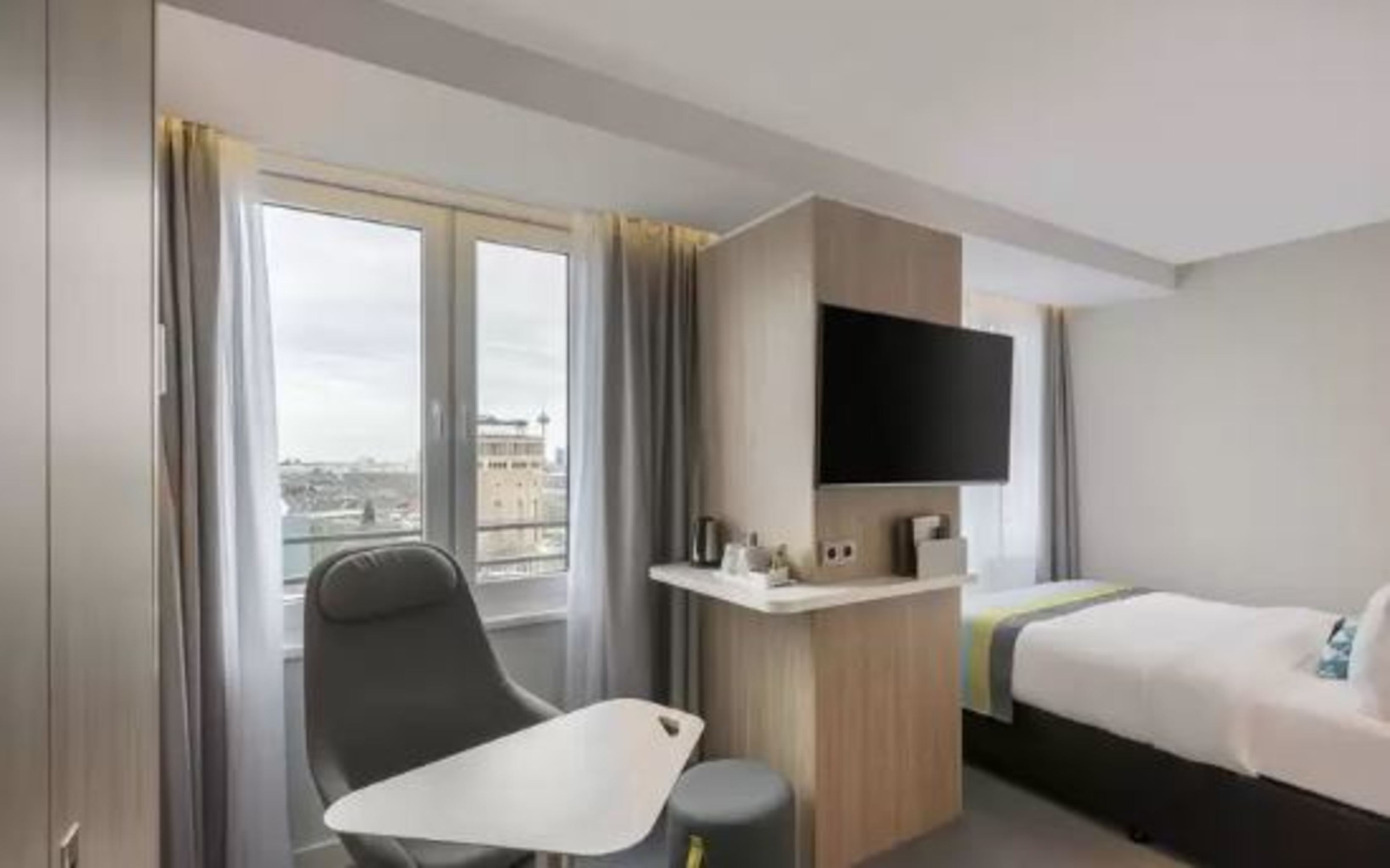 Premier Inn Köln City Süd Hotel