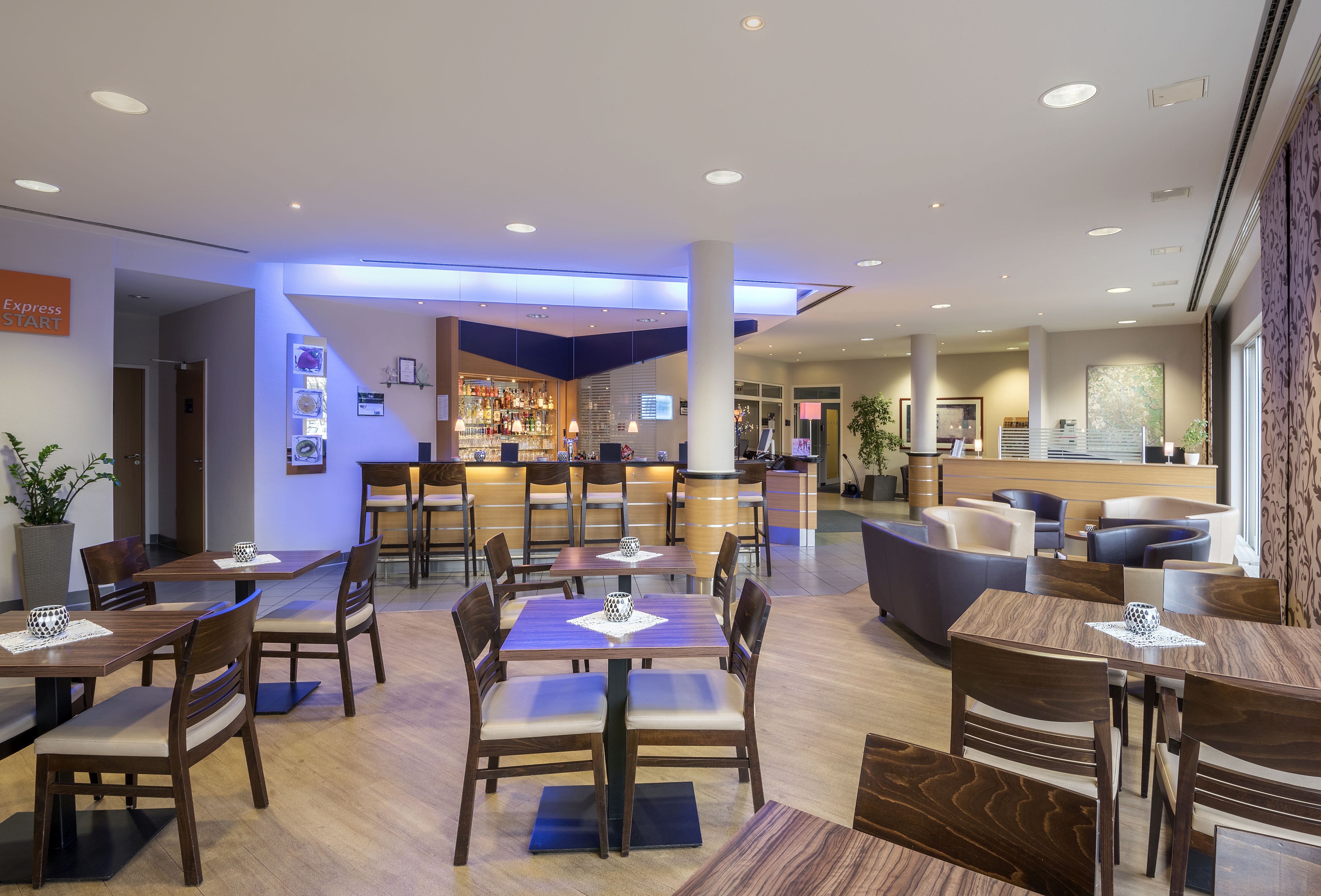 Holiday Inn Express Köln - Mühlheim