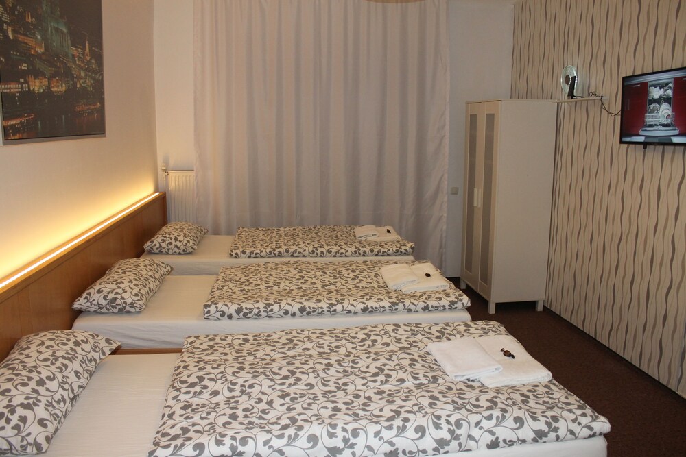 KLN Apartments
