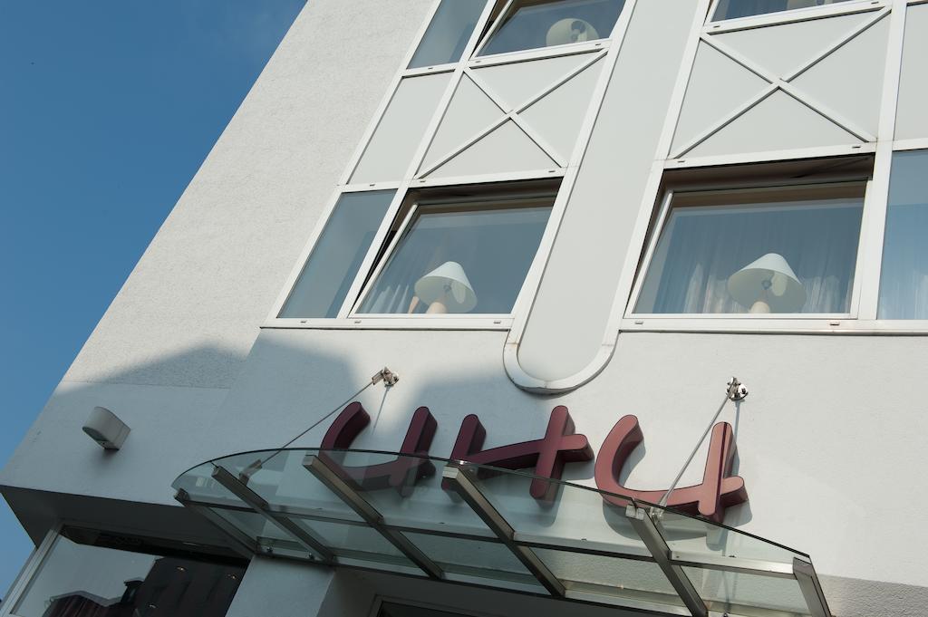 UHU Hotel Garni