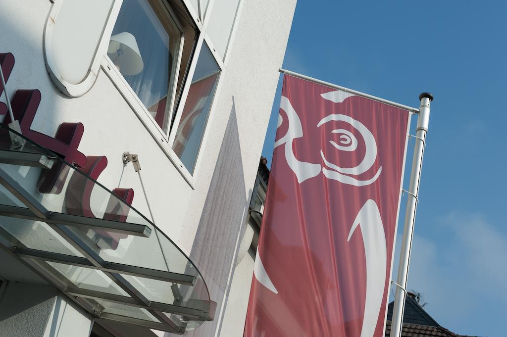 UHU Hotel Garni