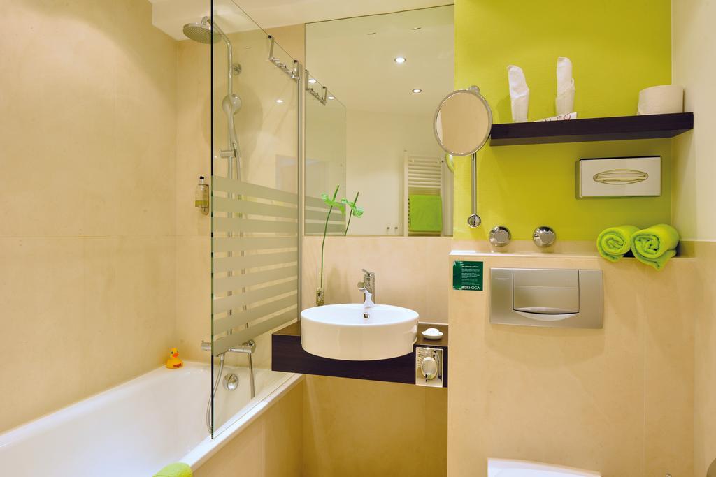 UHU Hotel Garni