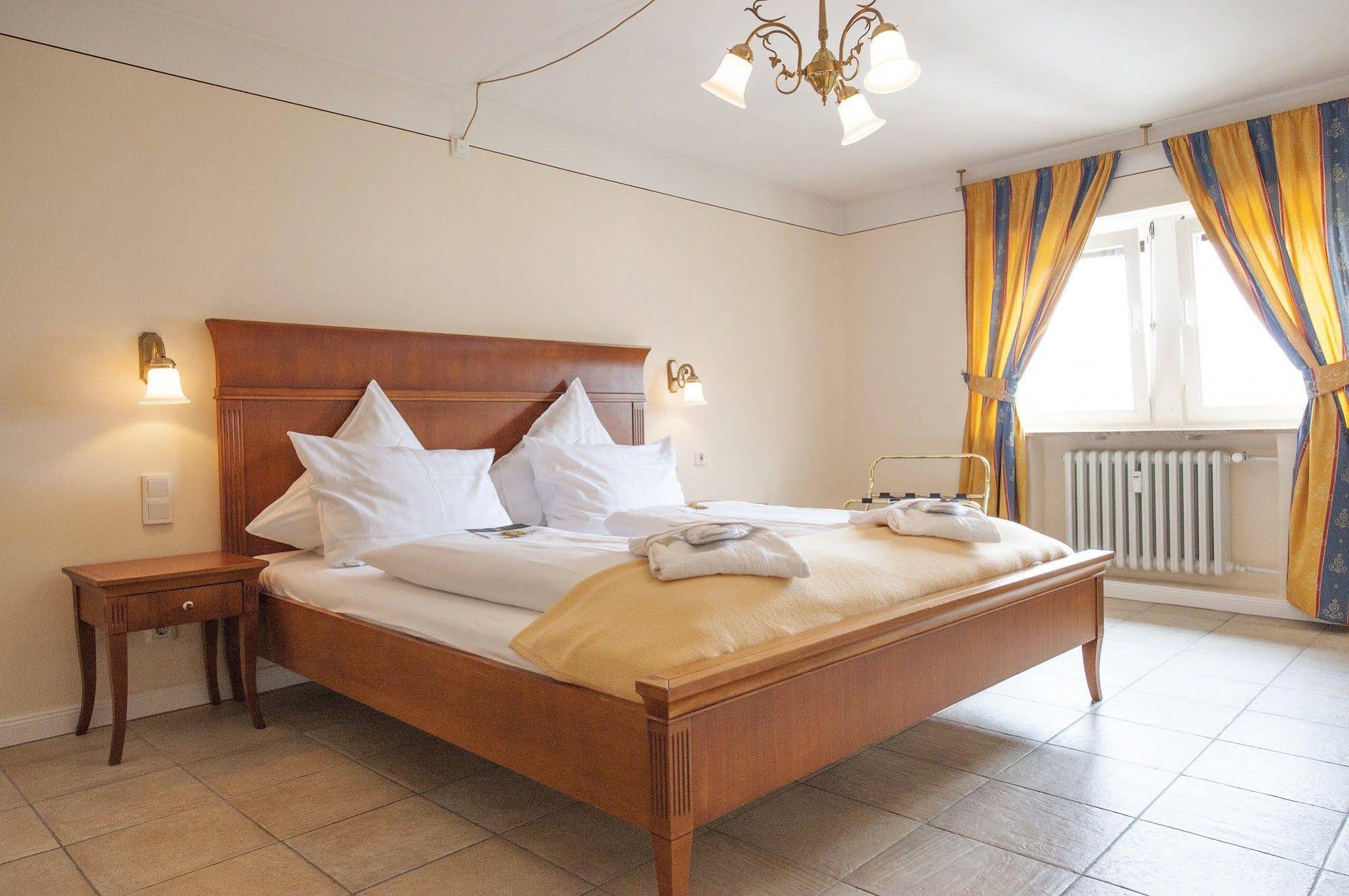Xll Apostel Albergo