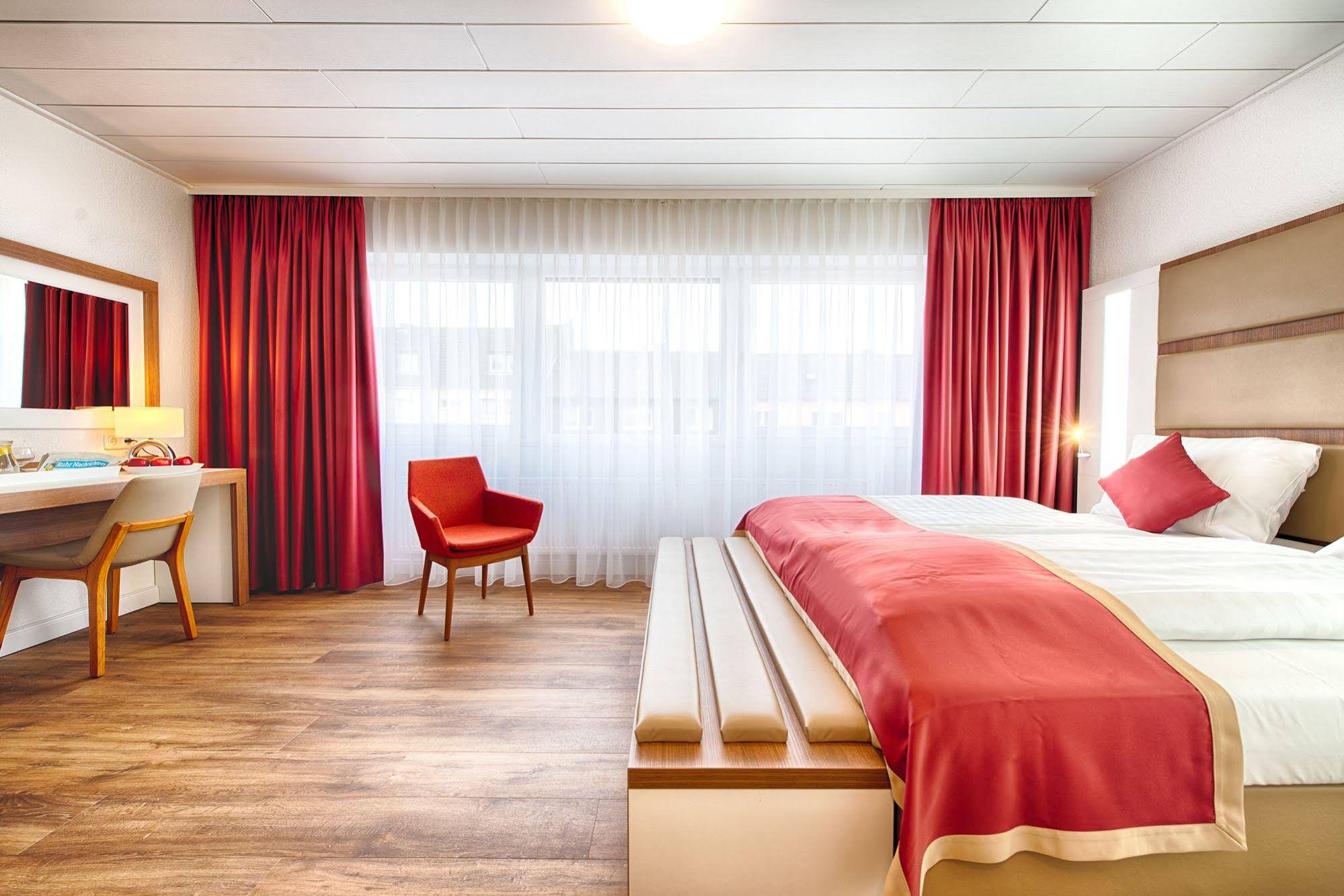 Hotel Senator