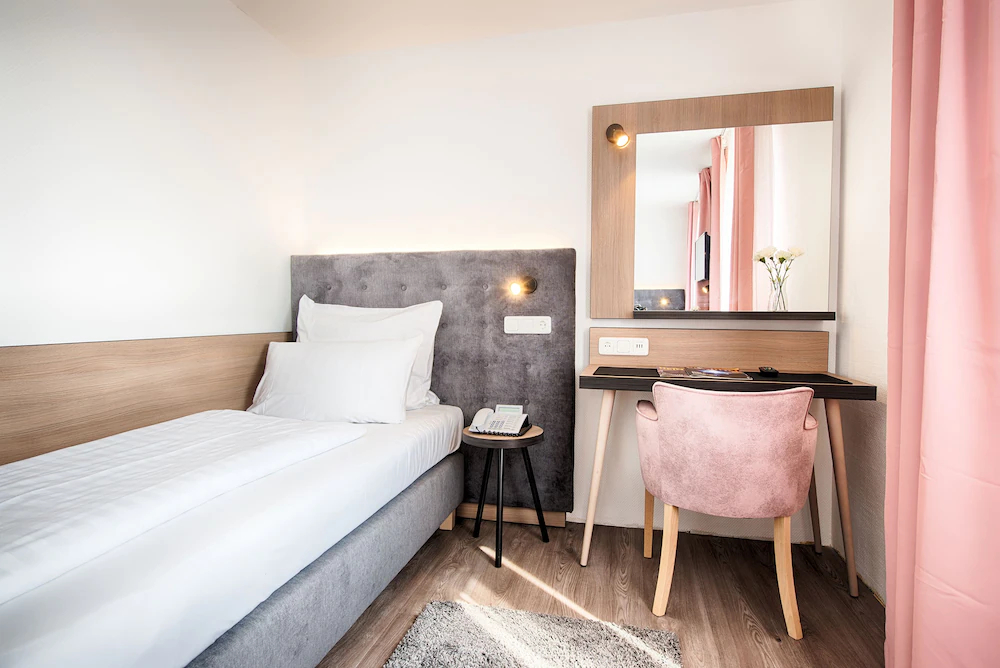 Home Hotel