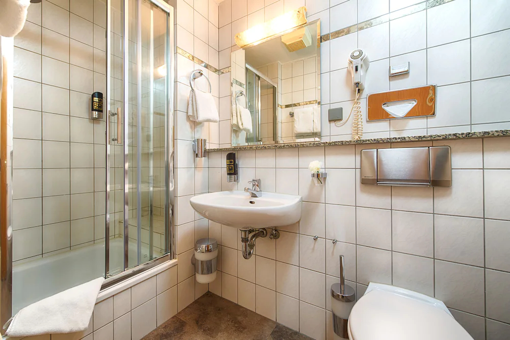 Home Hotel