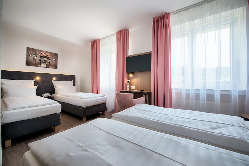 Home Hotel