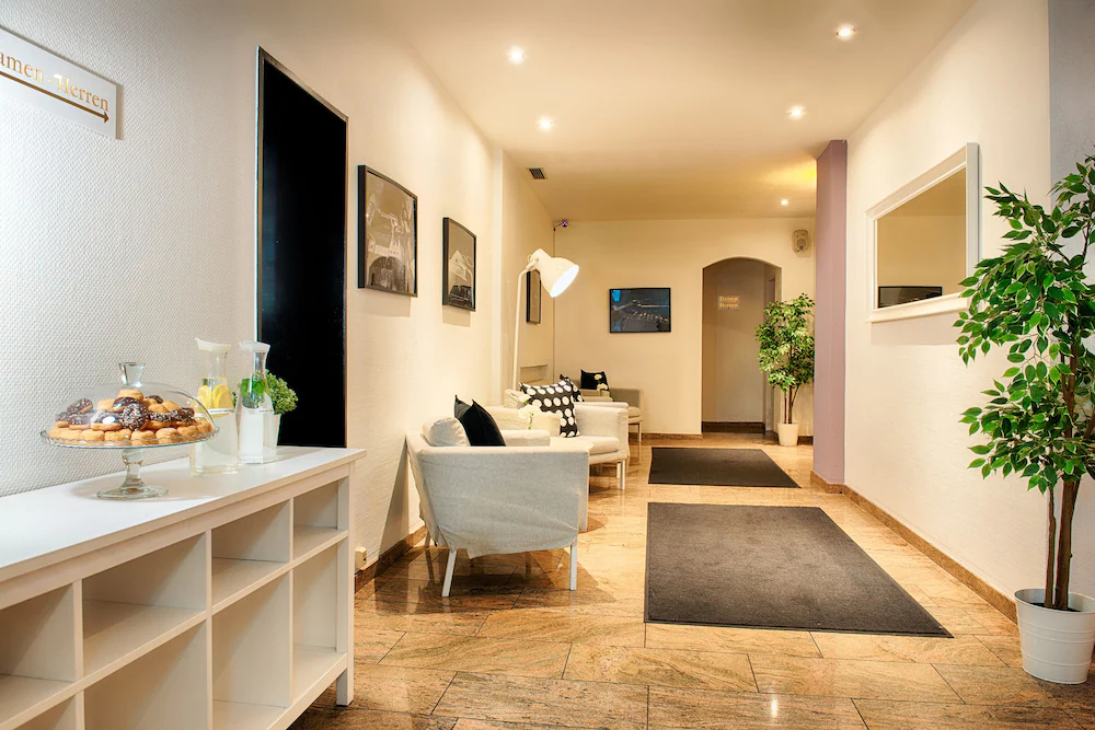 Home Hotel