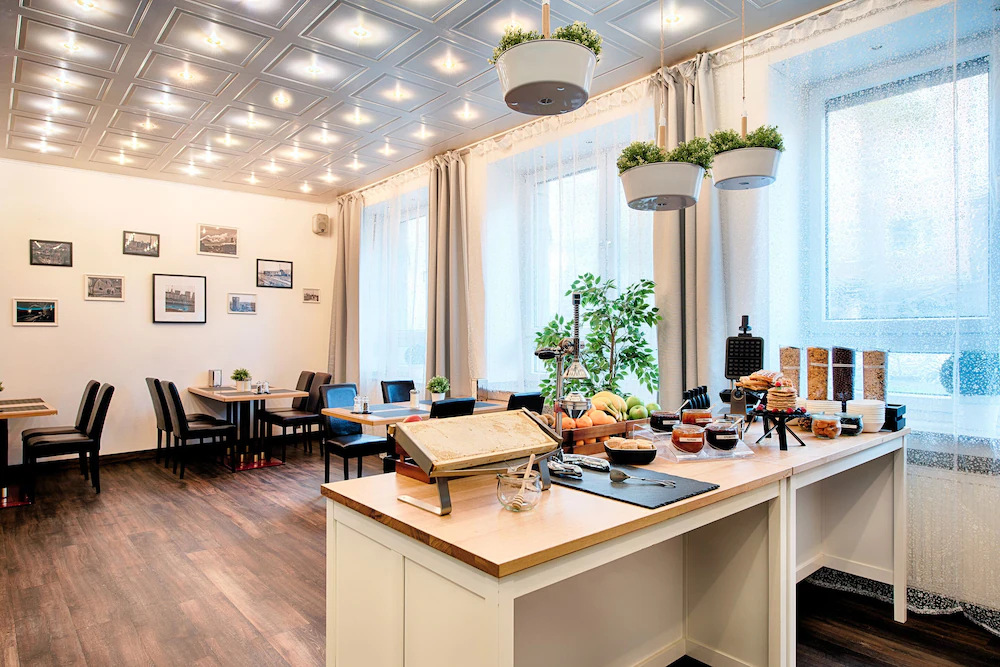 Home Hotel