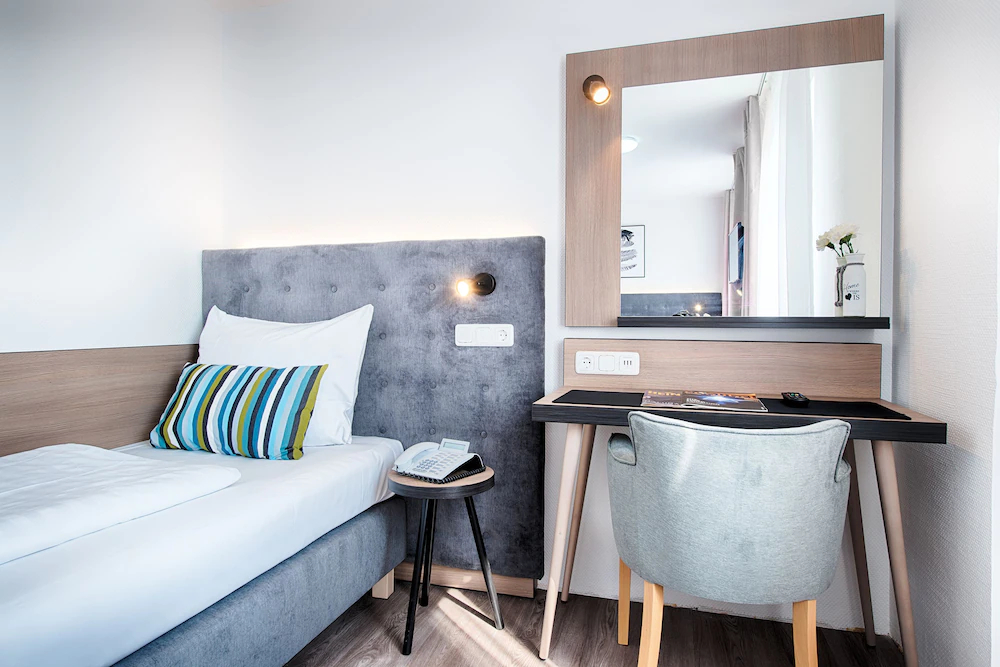 Home Hotel