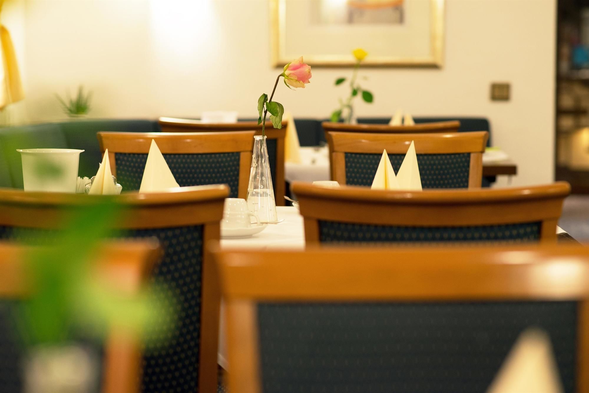 Sure Hotel by Best Western Ambassador Düsseldorf, Düsseldorf