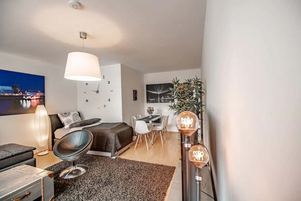 Deluxe Downtown Apartment