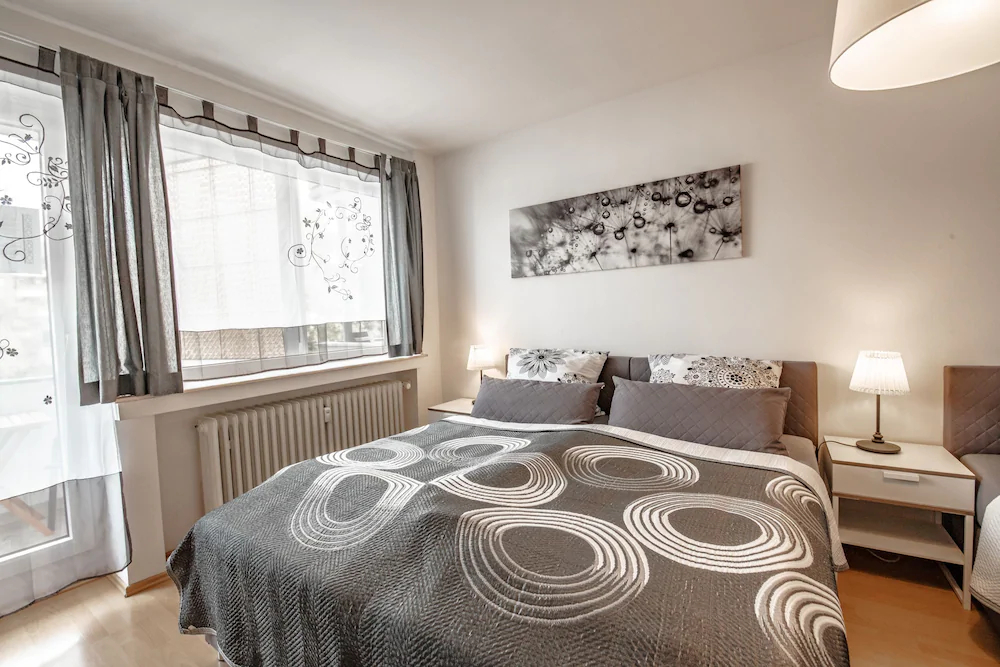 Deluxe Downtown Apartment