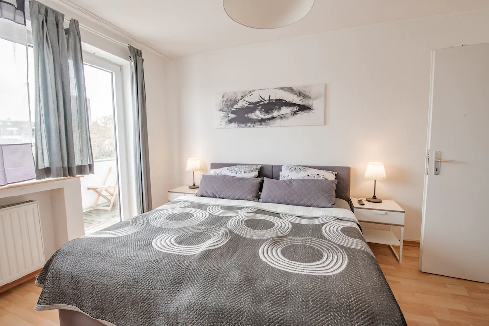 Deluxe Downtown Apartment
