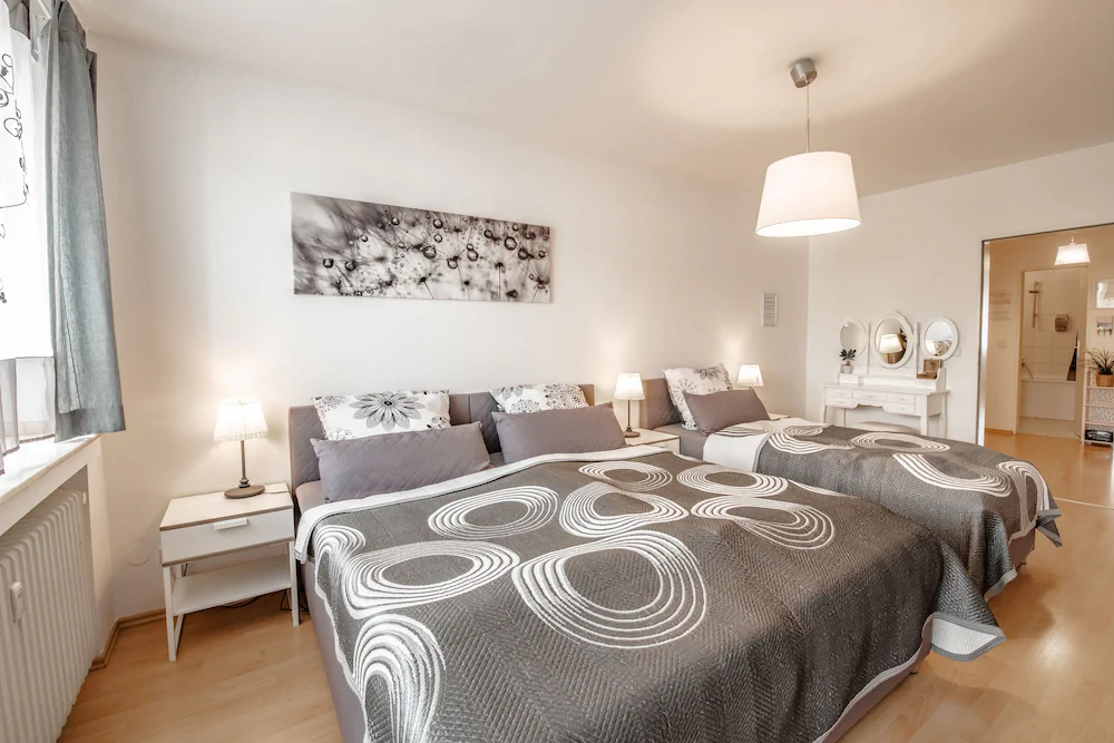 Deluxe Downtown Apartment