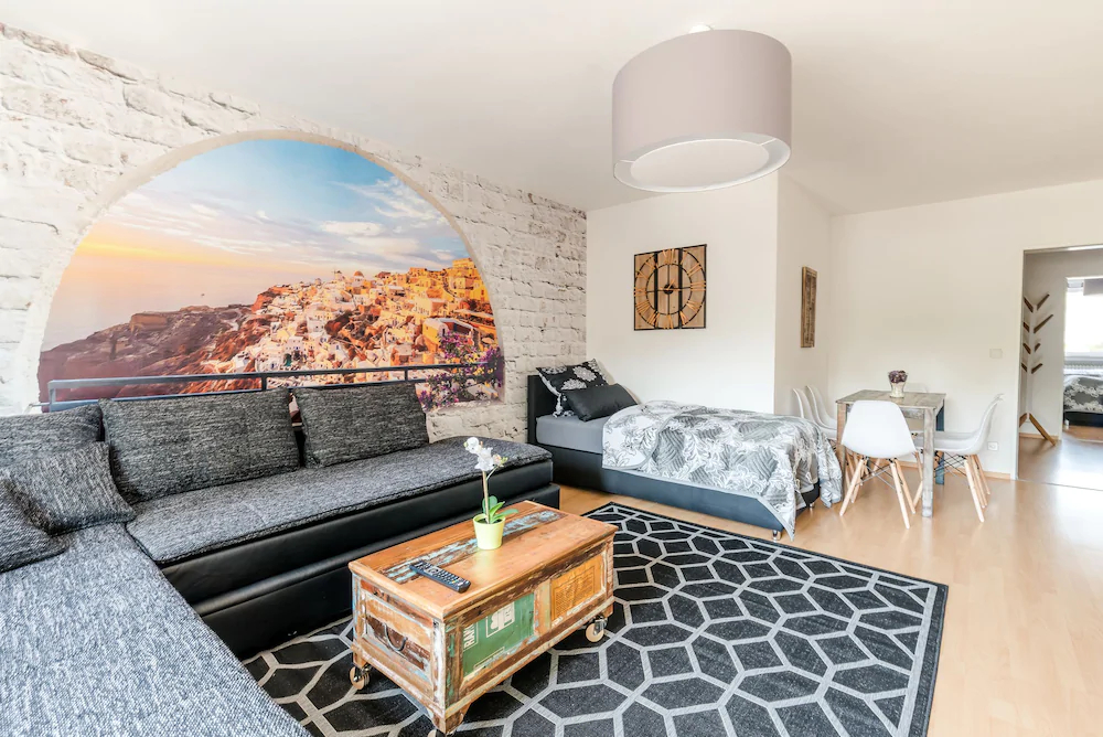Deluxe Downtown Apartment