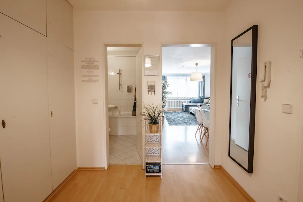 Deluxe Downtown Apartment