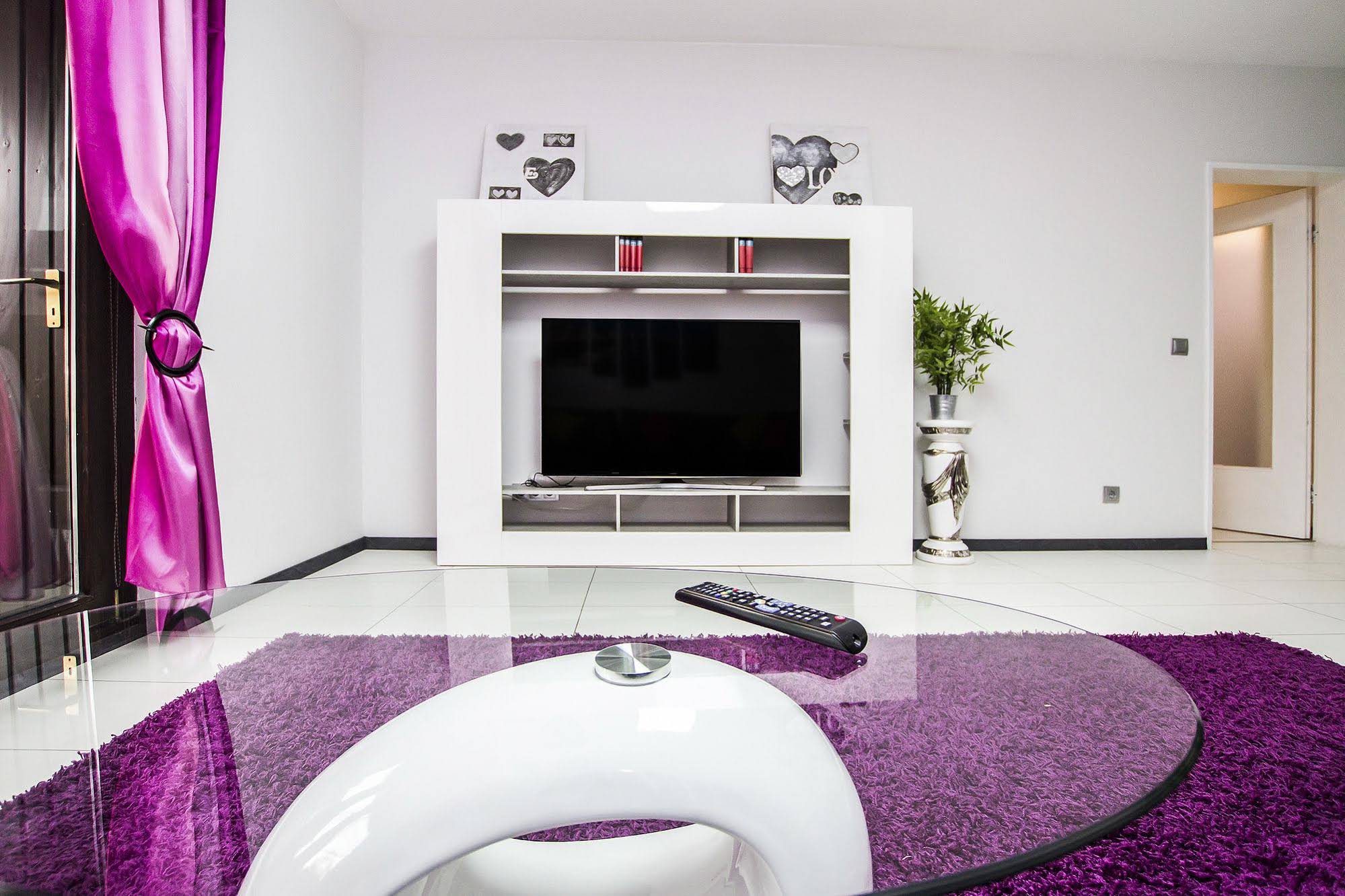 Lakeside Flat