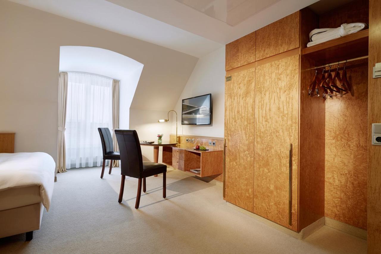 Lindner Hotel Airport