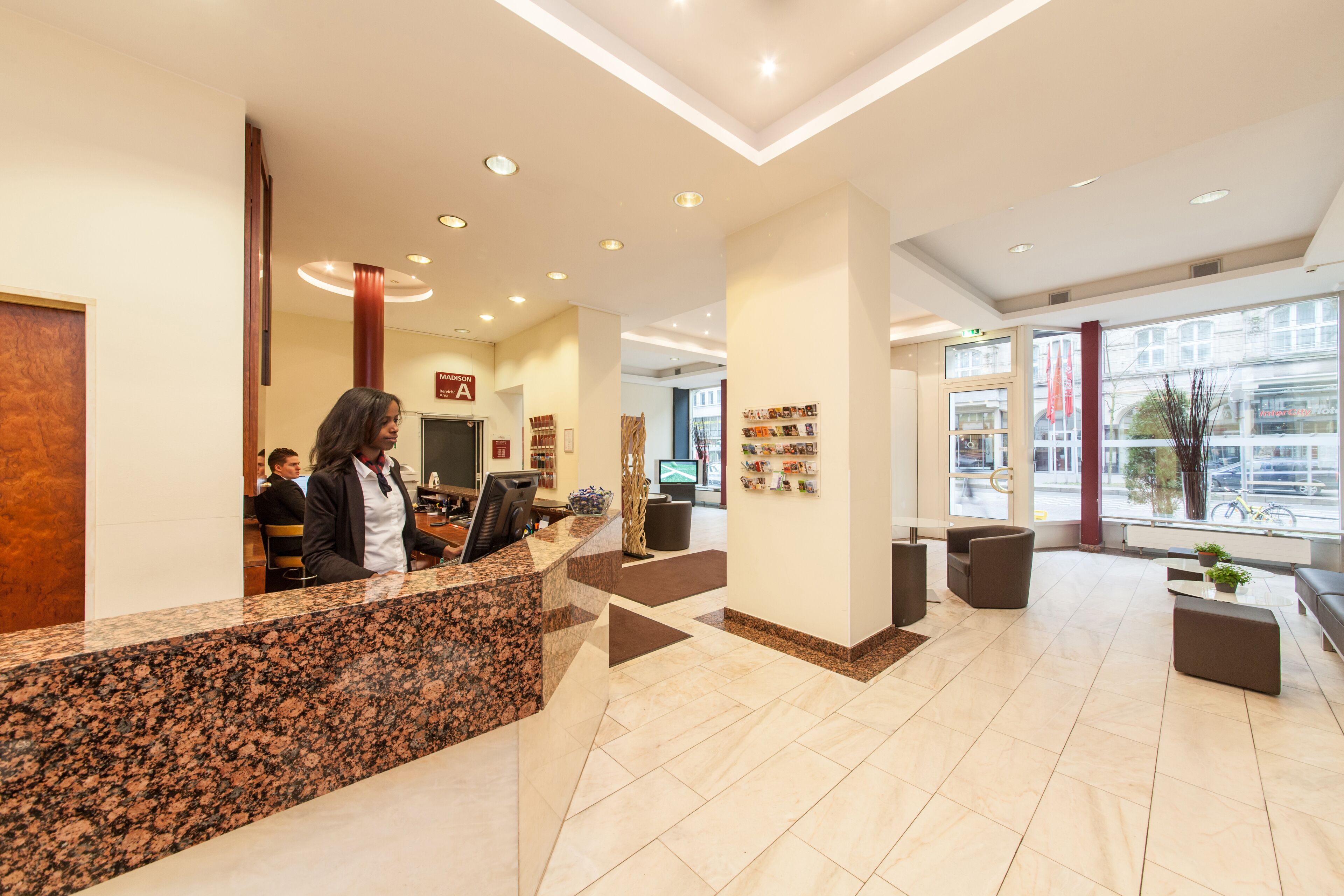 Garner Hotel Düsseldorf - Main Station