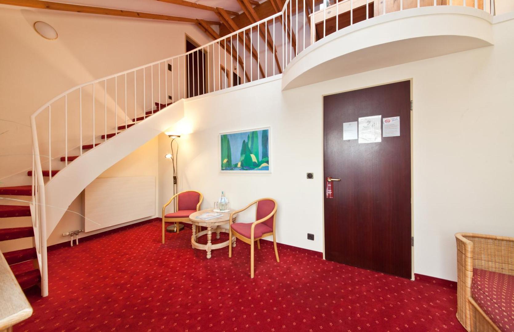 Garner Hotel Düsseldorf - Main Station