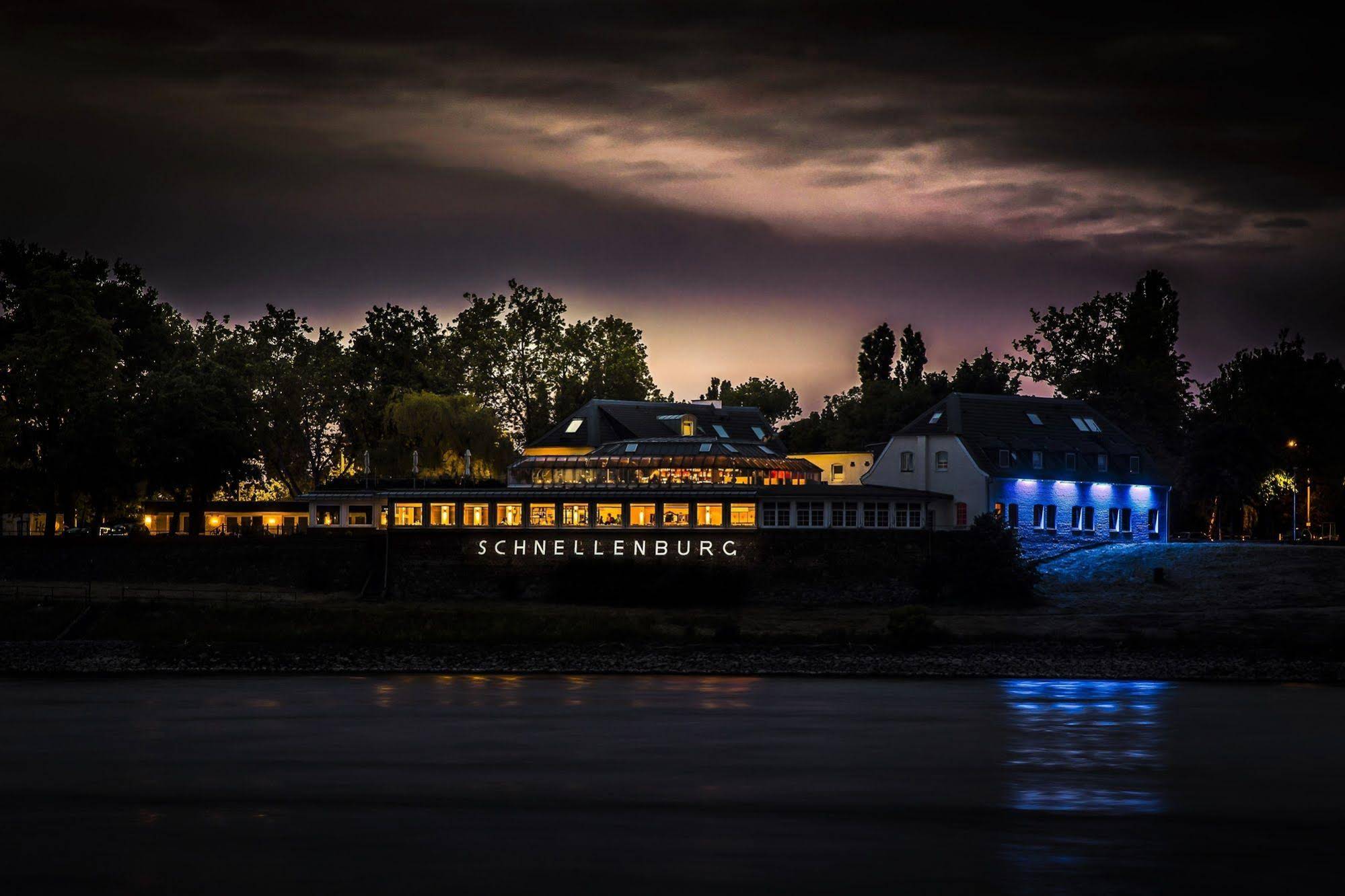 Schnellenburg am Rhein