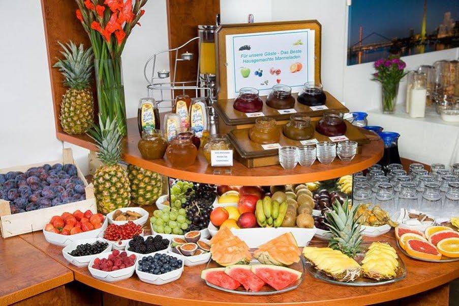 Tiptop Hotel National