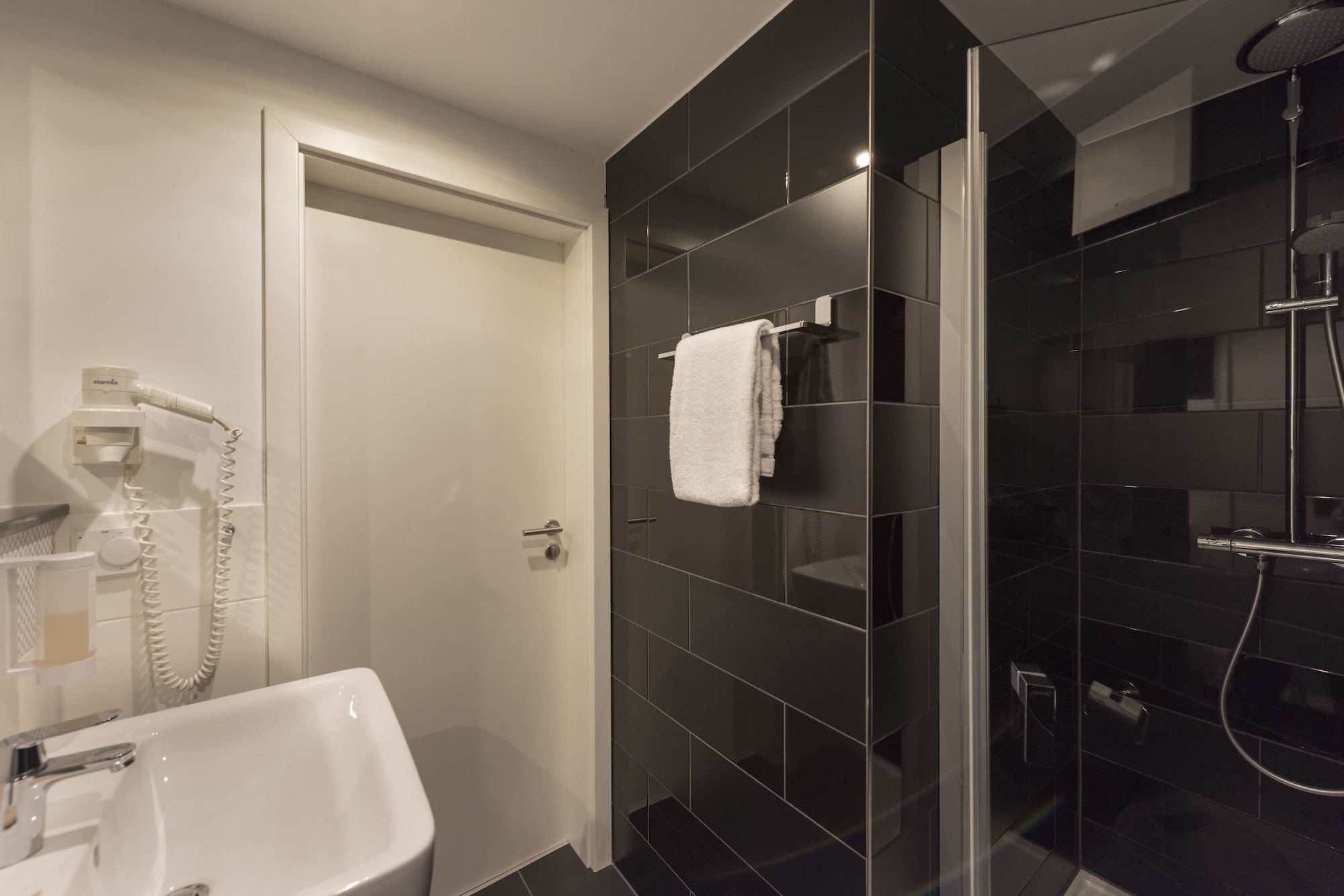 Wyndham Duisburger Hof Hotel